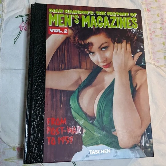 DIAN HANSON'S💋History of Men's Magazines Taschen From Post War 1959 Pin-Up Girl - Picture 3 of 11